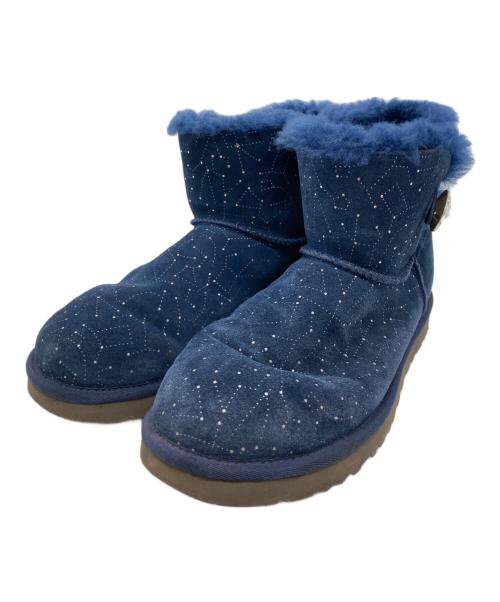 UGG（アグ）UGG (アグ) MINI BAILEY BUTTON BLING CONSTELLATION ミニ ベイリー ボタン ブリング コンステレーション ムートンブーツ ブルー サイズ:25.0cmの古着・服飾アイテム