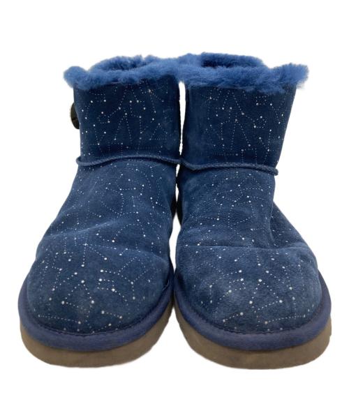 UGG（アグ）UGG (アグ) MINI BAILEY BUTTON BLING CONSTELLATION ミニ ベイリー ボタン ブリング コンステレーション ムートンブーツ ブルー サイズ:25.0cmの古着・服飾アイテム