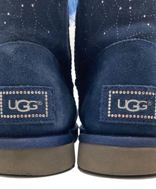 UGG（アグ）UGG (アグ) MINI BAILEY BUTTON BLING CONSTELLATION ミニ ベイリー ボタン ブリング コンステレーション ムートンブーツ ブルー サイズ:25.0cmの古着・服飾アイテム
