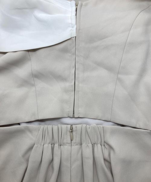HER LIP TO（ハーリップトゥ）HER LIP TO (ハーリップトゥ) Bicolor Ribbon-Motif Romper ベージュ サイズ:Ｓの古着・服飾アイテム