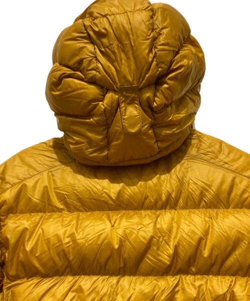 mont-bell（モンベル）mont-bell (モンベル) アルパインダウンパーカ ダウンジャケット イエロー×オレンジ サイズ:Sの古着・服飾アイテム