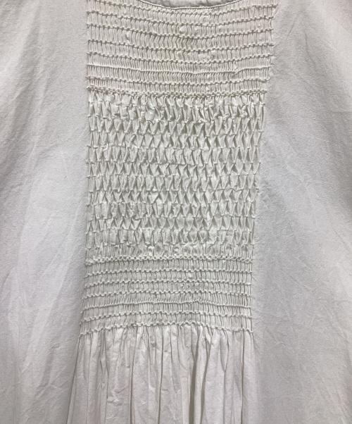 KAGURE（カグレ）KAGURE (カグレ) コットンスモッキングワンピース ホワイト サイズ:FREEの古着・服飾アイテム