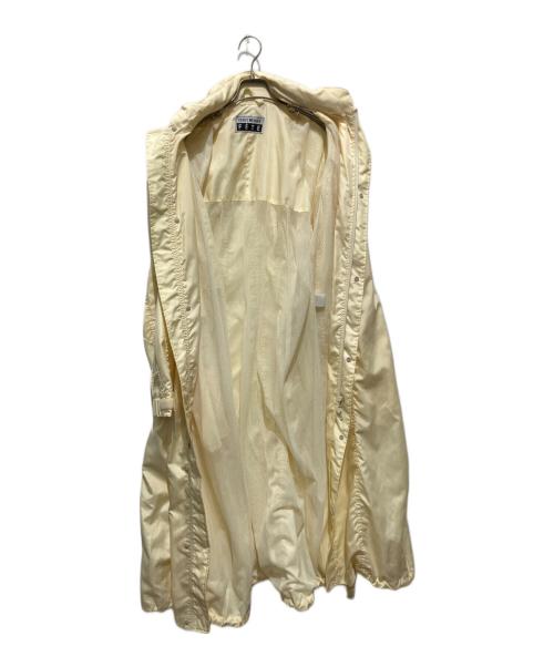 ISSEY MIYAKE FETE（イッセイミヤケフェット）ISSEY MIYAKE FETE (イッセイミヤケフェット) パラシュートコート ベージュ サイズ:Lの古着・服飾アイテム