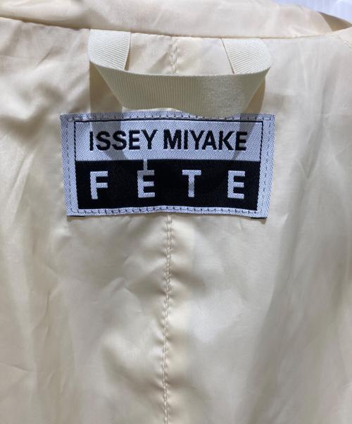 ISSEY MIYAKE FETE（イッセイミヤケフェット）ISSEY MIYAKE FETE (イッセイミヤケフェット) パラシュートコート ベージュ サイズ:Lの古着・服飾アイテム