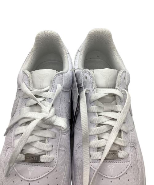 NIKE（ナイキ）NIKE (ナイキ) Kobe Bryant (コービーブライアント) AIR FORCE1 LOW ホワイト サイズ:27.5cm 未使用品の古着・服飾アイテム