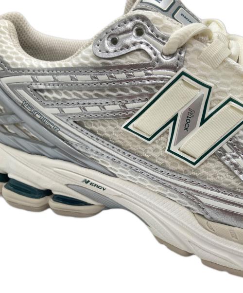 NEW BALANCE（ニューバランス）NEW BALANCE (ニューバランス) スニーカー ホワイト×グレー サイズ:27cmの古着・服飾アイテム