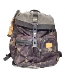 TUMI（トゥミ）の古着「カモ柄リュック」｜カーキ