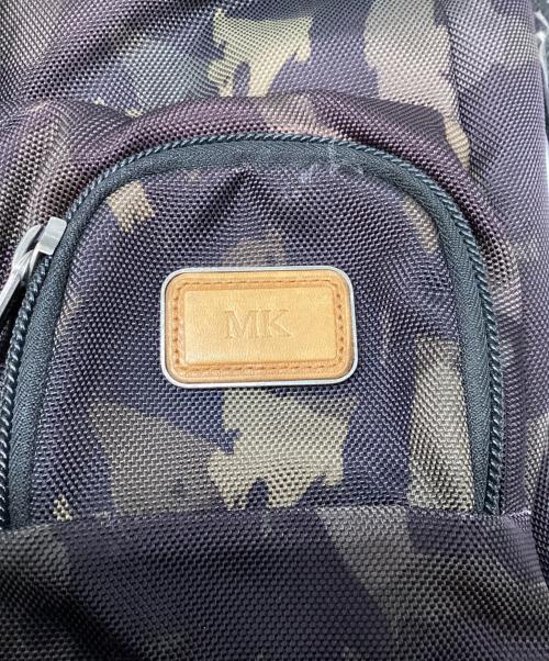 TUMI（トゥミ）TUMI (トゥミ) カモ柄リュック カーキの古着・服飾アイテム