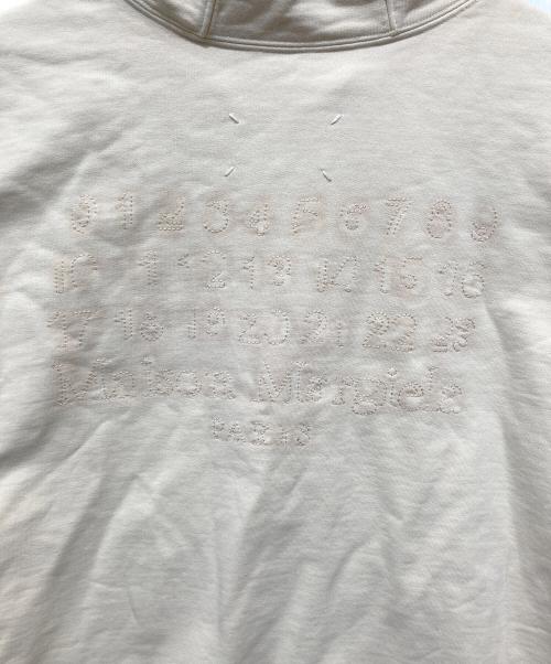 Maison Margiela（メゾンマルジェラ）Maison Margiela (メゾンマルジェラ) EMBROIDER LOGO HOODIE ベージュ サイズ:Sの古着・服飾アイテム