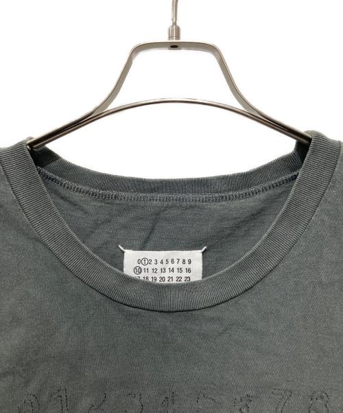 Maison Margiela（メゾンマルジェラ）Maison Margiela (メゾンマルジェラ) エンブロイダーロゴ Tシャツ グレー サイズ:Mの古着・服飾アイテム