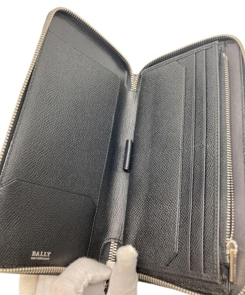 BALLY（バリー）BALLY (バリー) ラインラウンドジップウォレット ネイビーの古着・服飾アイテム