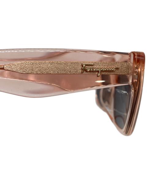 Salvatore Ferragamo（サルヴァトーレ フェラガモ）Salvatore Ferragamo (サルヴァトーレ フェラガモ) ウェリントン サングラス ピンク サイズ:685 55□18 140の古着・服飾アイテム