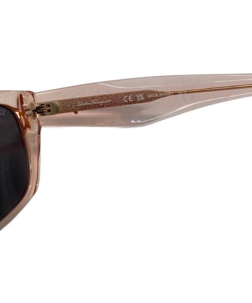 Salvatore Ferragamo（サルヴァトーレ フェラガモ）Salvatore Ferragamo (サルヴァトーレ フェラガモ) ウェリントン サングラス ピンク サイズ:685 55□18 140の古着・服飾アイテム
