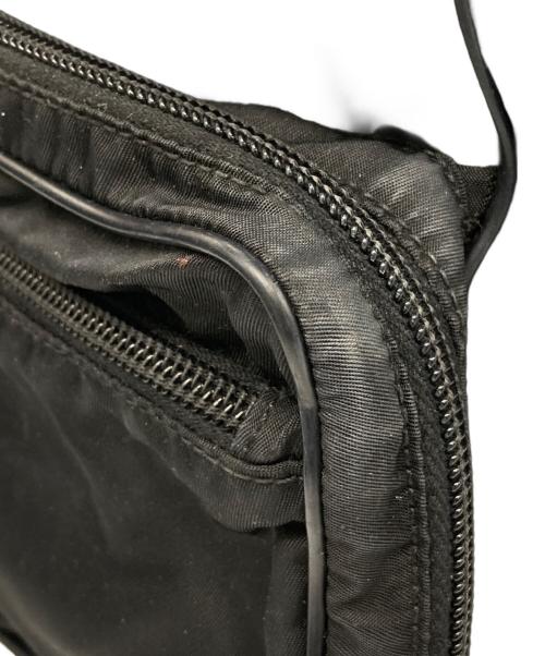 PRADA（プラダ）PRADA (プラダ) トライアングルプレートショルダーバッグ ブラックの古着・服飾アイテム