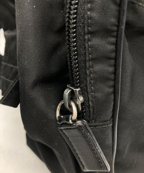 PRADA（プラダ）PRADA (プラダ) トライアングルプレートショルダーバッグ ブラックの古着・服飾アイテム