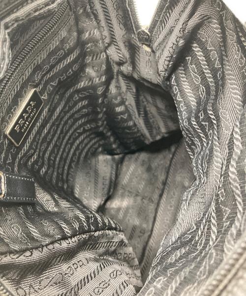 PRADA（プラダ）PRADA (プラダ) トライアングルプレートショルダーバッグ ブラックの古着・服飾アイテム