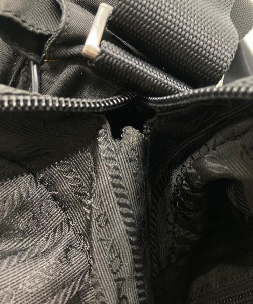 PRADA（プラダ）PRADA (プラダ) トライアングルプレートショルダーバッグ ブラックの古着・服飾アイテム