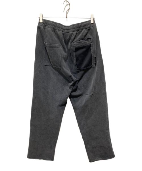 EVISU KURO（エビス クロ）EVISU KURO (エビス クロ) E刺繍 ディストレスド ルーズフィット スウェットパンツ グレー サイズ:Ｓの古着・服飾アイテム