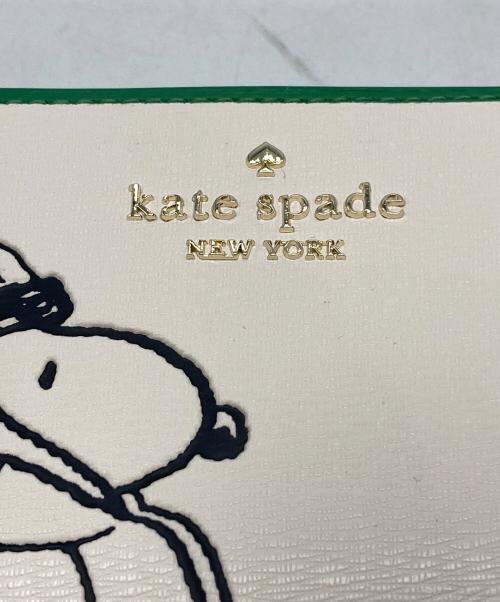Kate Spade（ケイトスペード）Kate Spade (ケイトスペード) PEANUTS (ピーナッツ) 26ssコラボウォレット ホワイト×グリーンの古着・服飾アイテム