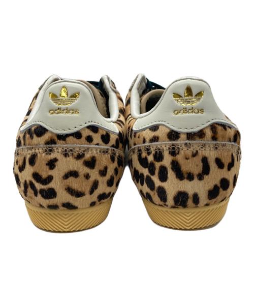 adidas（アディダス）adidas (アディダス) スニーカー ベージュ サイズ:23.5の古着・服飾アイテム