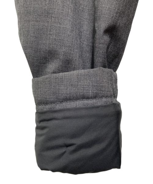 ARMANI COLLEZIONI（アルマーニ コレツィオーニ）ARMANI COLLEZIONI (アルマーニ コレツィオーニ) トレンチコート グレー サイズ:Ｌの古着・服飾アイテム