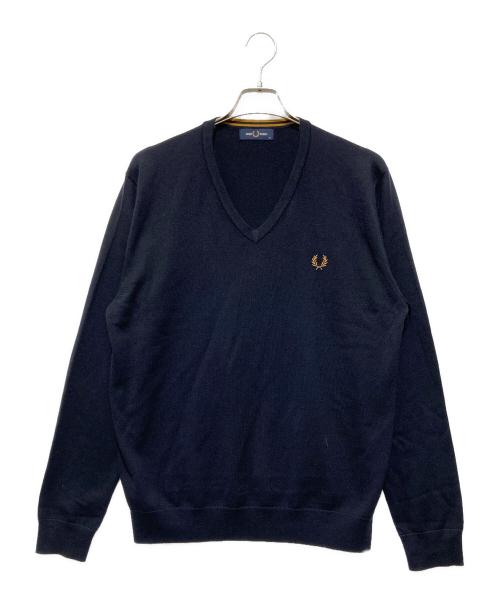 FRED PERRY（フレッドペリー）FRED PERRY (フレッドペリー) ロゴ刺繍Vネックニット ネイビー サイズ:XLの古着・服飾アイテム