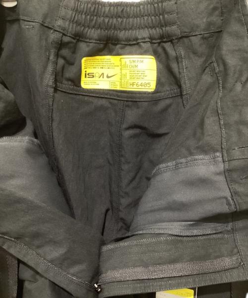 NIKE（ナイキ）NIKE (ナイキ) ISPA ベルテッドパンツ ブラック サイズ:S/M 未使用品の古着・服飾アイテム