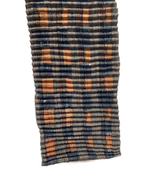 ISSEY MIYAKE（イッセイミヤケ）ISSEY MIYAKE (イッセイミヤケ) 長袖プリーツカットソー ブラウン サイズ:Mの古着・服飾アイテム