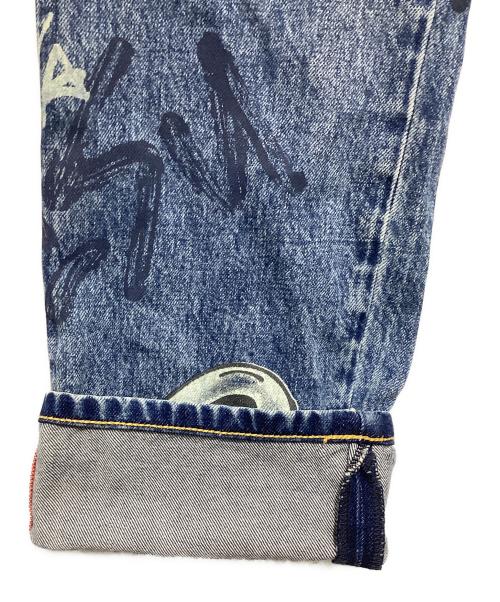 EVISU（エヴィス）EVISU (エヴィス) グラフィティプリント レギュラーフィット ジーンズ ブルー サイズ:Ｓの古着・服飾アイテム