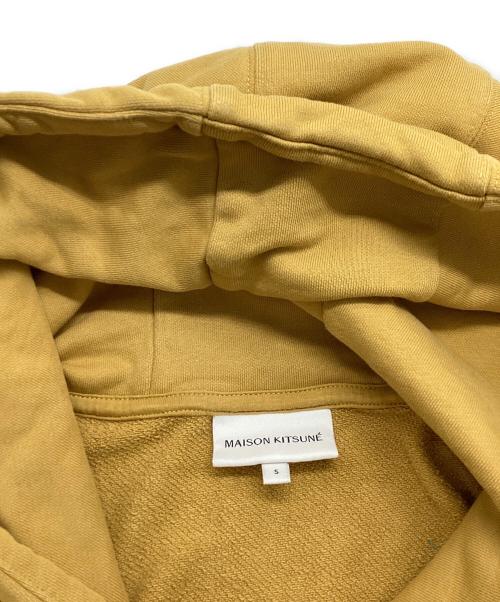 maison kitsune（メゾンキツネ）maison kitsune (メゾンキツネ) ボールドフォックス パッチ オーバーサイズ イエロー サイズ:Ｓの古着・服飾アイテム