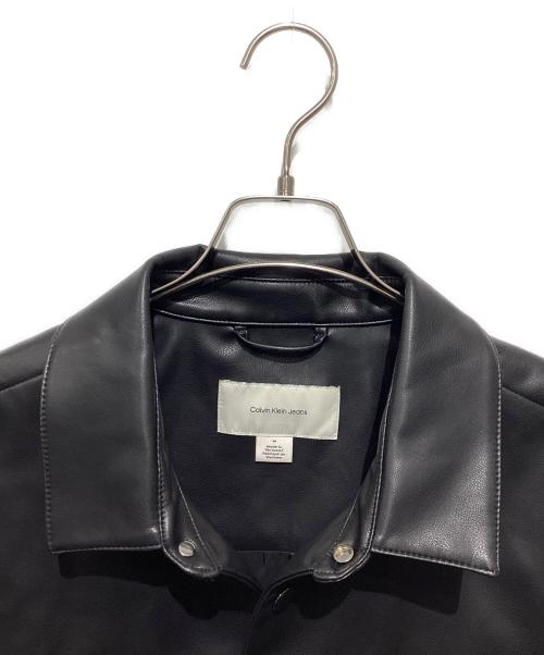 Calvin Klein Jeans（カルバンクラインジーンズ）Calvin Klein Jeans (カルバンクラインジーンズ) ロングスリーブフェイクレザーシャツジャケット ブラック サイズ:Mの古着・服飾アイテム