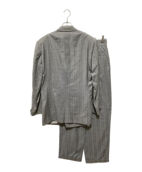 GIANNI VERSACE（ジャンニ・ヴェルサーチ）GIANNI VERSACE (ジャンニ・ヴェルサーチ) メデューサボタンダブルブレザーセットアップ グレー サイズ:48の古着・服飾アイテム