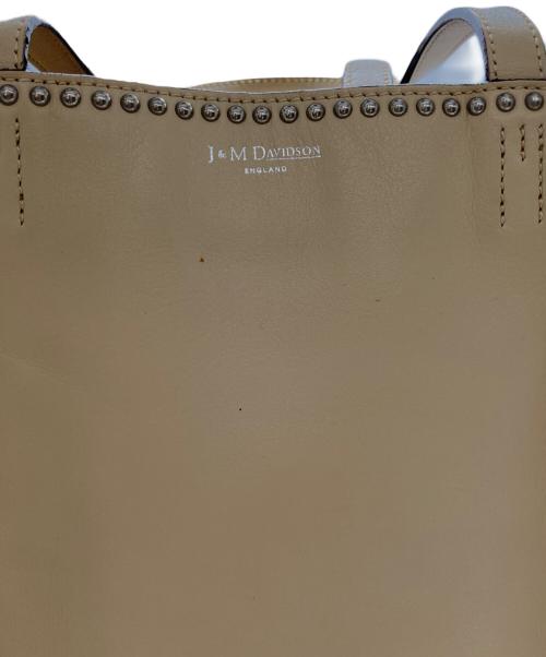 J&M DAVIDSON（ジェイ＆エム デヴィッドソン）J&M DAVIDSON (ジェイ＆エム デヴィッドソン) ベルミニスタッズトートバッグ ベージュの古着・服飾アイテム