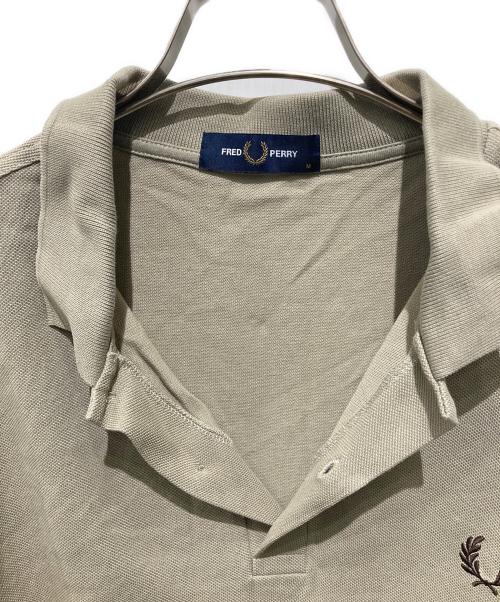 FRED PERRY（フレッドペリー）FRED PERRY (フレッドペリー) ロゴ刺繍長袖ポロシャツ カーキ サイズ:Mの古着・服飾アイテム