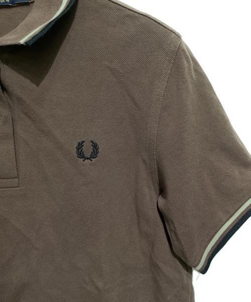 FRED PERRY（フレッドペリー）FRED PERRY (フレッドペリー) ロゴ刺繍ポロシャツ ブラウン サイズ:UK10の古着・服飾アイテム