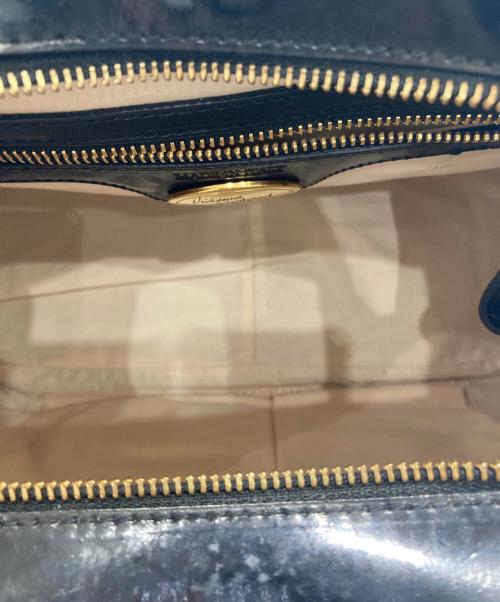 Vivienne Westwood（ヴィヴィアンウエストウッド）Vivienne Westwood (ヴィヴィアンウエストウッド) エナメルハンドバッグ ブラックの古着・服飾アイテム