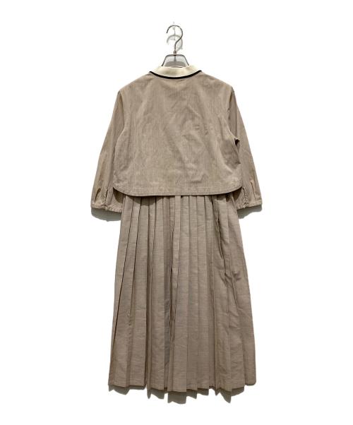 FRED PERRY（フレッドペリー）FRED PERRY (フレッドペリー) CAROLINA GLASER (カロリナ グレイサー) プリーツ切替ワンピース ベージュ サイズ:10の古着・服飾アイテム