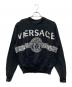VERSACE（ヴェルサーチ）の古着「ロゴプリントスウェット」｜ブラック