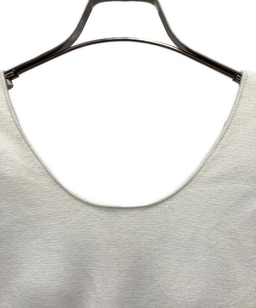 L'AUBE BLANC（ローブ ブラン）L'AUBE BLANC (ローブ ブラン) Balloon peplum Knit tops ホワイト サイズ:FREEの古着・服飾アイテム