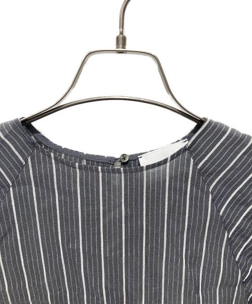 UNITED ARROWS TOKYO（ユナイテッドアローズトウキョウ）UNITED ARROWS TOKYO (ユナイテッドアローズトウキョウ) ティアード ギャザー ロングスリーブ ブラウス グレー サイズ:不明の古着・服飾アイテム