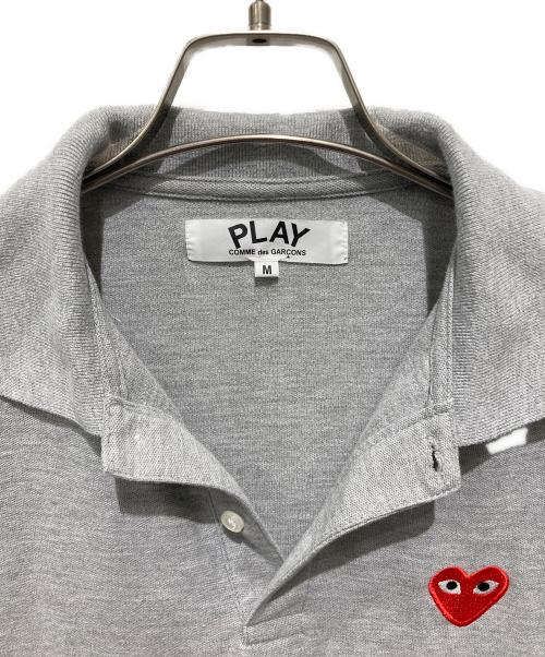 PLAY COMME des GARCONS（プレイコムデギャルソン）PLAY COMME des GARCONS (プレイコムデギャルソン) ハートワッペン半袖ポロシャツ グレー サイズ:Mの古着・服飾アイテム