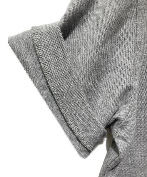 PLAY COMME des GARCONS（プレイコムデギャルソン）PLAY COMME des GARCONS (プレイコムデギャルソン) ハートワッペン半袖ポロシャツ グレー サイズ:Mの古着・服飾アイテム