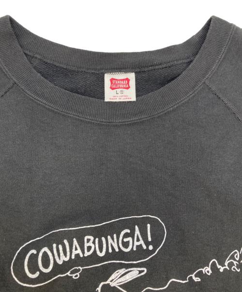 STANDARD CALIFORNIA（スタンダードカリフォルニア）STANDARD CALIFORNIA (スタンダードカリフォルニア) PEANUTS (ピーナッツ) Cowabunga Crew Sweat グレー サイズ:Lの古着・服飾アイテム