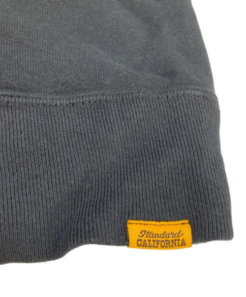 STANDARD CALIFORNIA（スタンダードカリフォルニア）STANDARD CALIFORNIA (スタンダードカリフォルニア) PEANUTS (ピーナッツ) Cowabunga Crew Sweat グレー サイズ:Lの古着・服飾アイテム