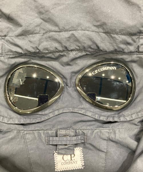 C.P COMPANY（シーピーカンパニー）C.P COMPANY (シーピーカンパニー) FLATT NYLON OVERSHIRT GOGGLE JACKET ネイビー サイズ:Ｍの古着・服飾アイテム
