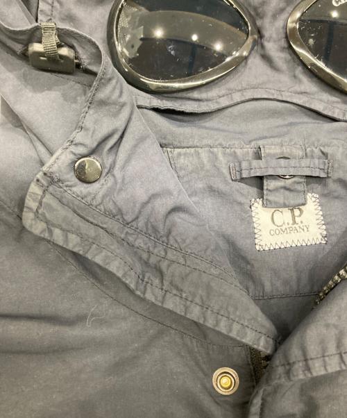 C.P COMPANY（シーピーカンパニー）C.P COMPANY (シーピーカンパニー) FLATT NYLON OVERSHIRT GOGGLE JACKET ネイビー サイズ:Ｍの古着・服飾アイテム