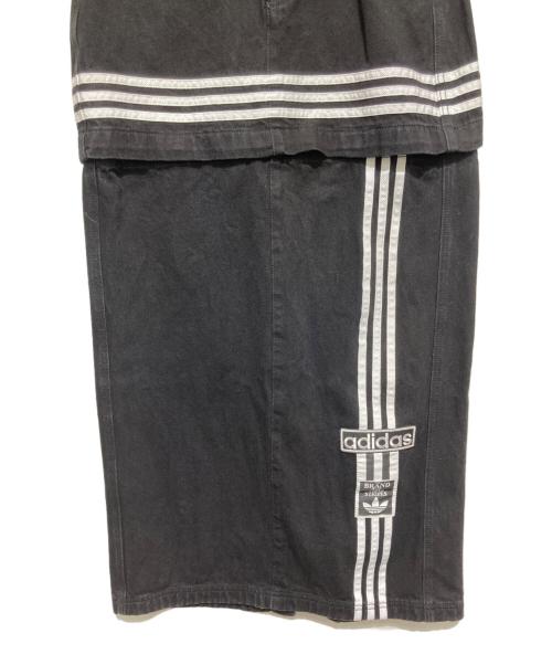 adidas（アディダス）adidas (アディダス) アディブレイク デニム 2-In-1 スカート ブラック サイズ:28の古着・服飾アイテム
