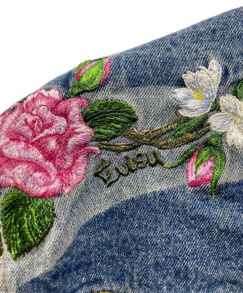 EVISU（エヴィス）EVISU (エヴィス) バラ刺繍スタッズデニムジャケット インディゴ サイズ:Mの古着・服飾アイテム