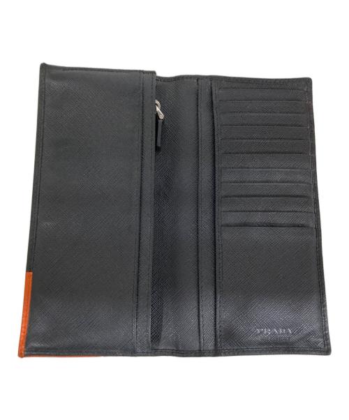 PRADA（プラダ）PRADA (プラダ) サフィアーノ型押し2つ折り長財布 ブラック×オレンジ（NERO PAPAYの古着・服飾アイテム