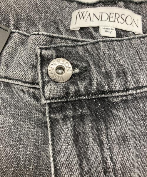 J.W.ANDERSON（ジェイダブリューアンダーソン）J.W.ANDERSON (ジェイダブリューアンダーソン) ツイステッドワークウェアデニムパンツ - グレー グレー サイズ:30の古着・服飾アイテム